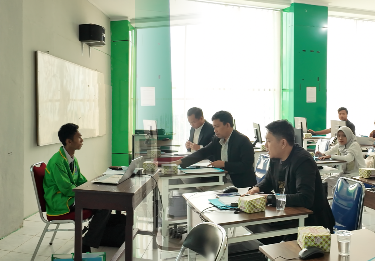 Menembus Batas, Mahasiswa Disabilitas UMMUBA Sukses Gelar Seminar Proposal